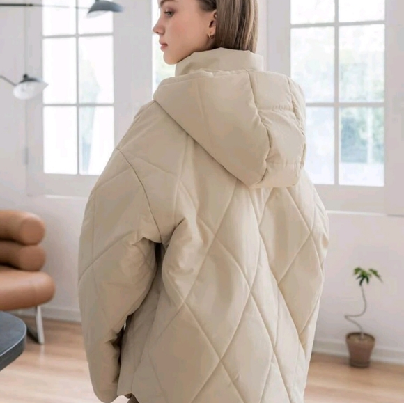 SHEIN Hooded Duffle Puffer - Picture 4 of 4